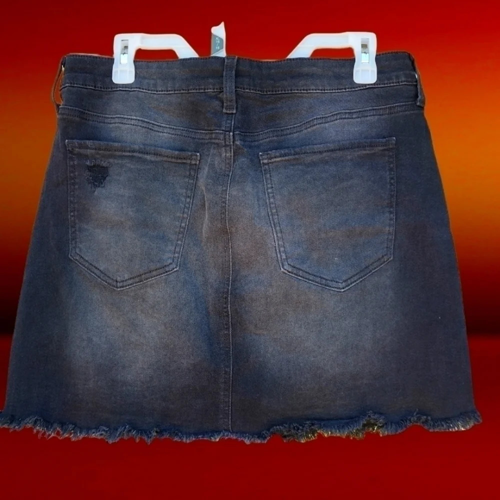 So Black Jean Mini Skirt. Size 17/33W, Fits Like An XL C50 - Picture 2 of 14